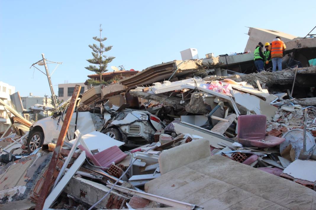 Kısa Dalga fotoğrafladı: İşte Samandağ’da büyük yıkımdan sonraki durum 4